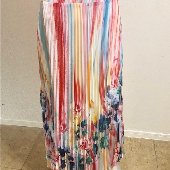 FLOWERED PLEATED SKIRT SUIT - Picture 5 of 8